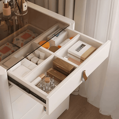 Ivory – Sminkebord med sammenleggbart speil